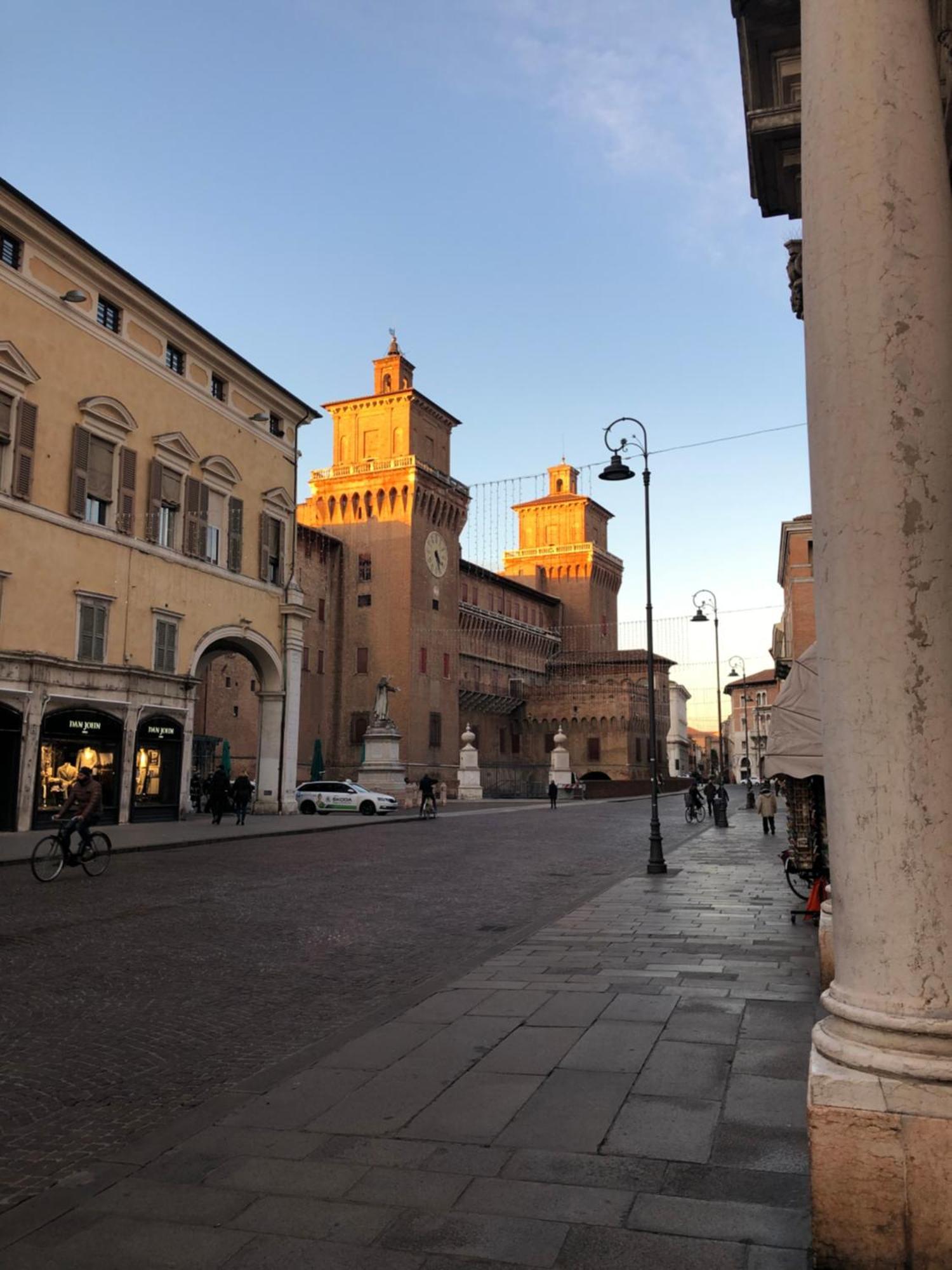 Palazzo Sabbioni Suite Del Conte Elegant Suite In Old Monastery City Center フェラーラ エクステリア 写真