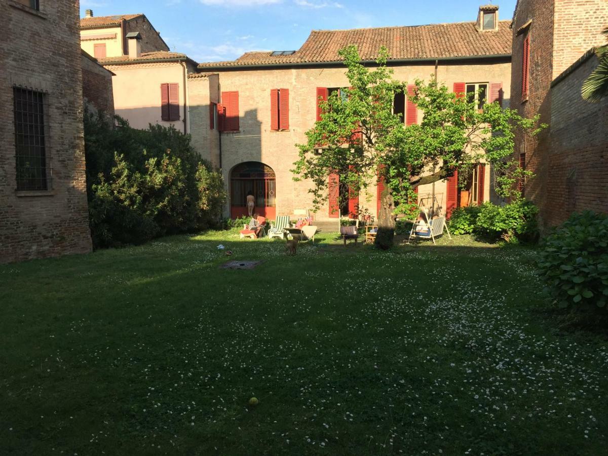 Palazzo Sabbioni Suite Del Conte Elegant Suite In Old Monastery City Center フェラーラ エクステリア 写真